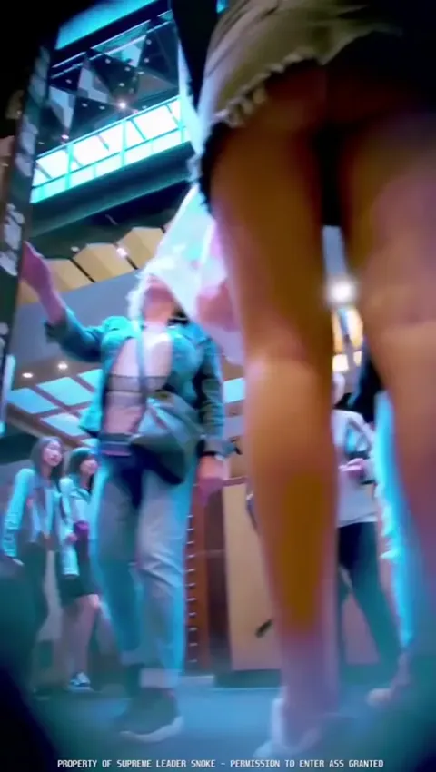 Upskirt candid ass Part 2