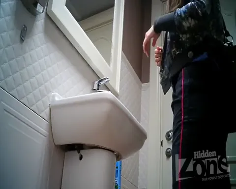 Voyeur SpyCam Part 11