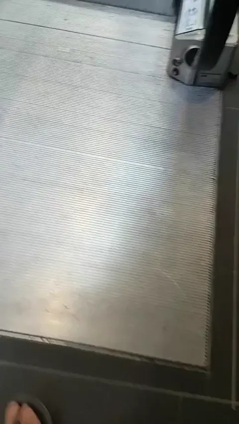 voyeur upskirt Part 1